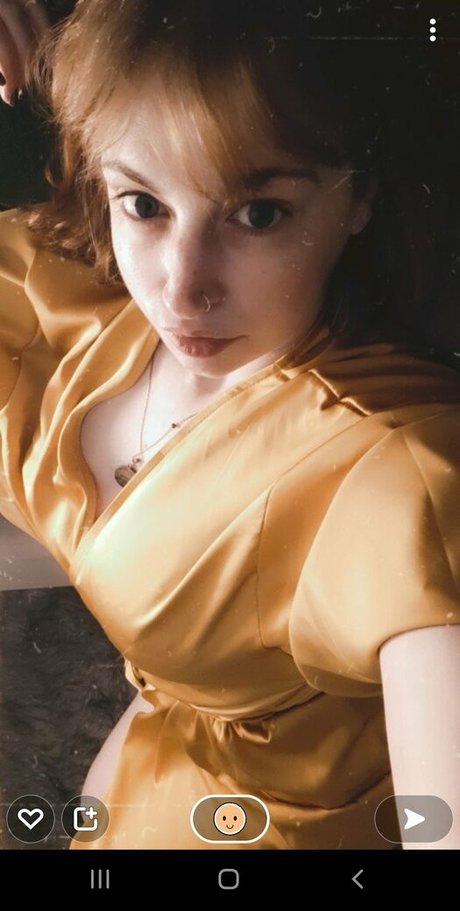 Mandy Morbid jolie étoile des photos