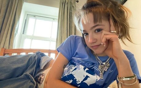 _femalien star exclusive photos