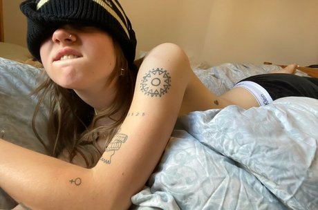 _femalien art modèle photos