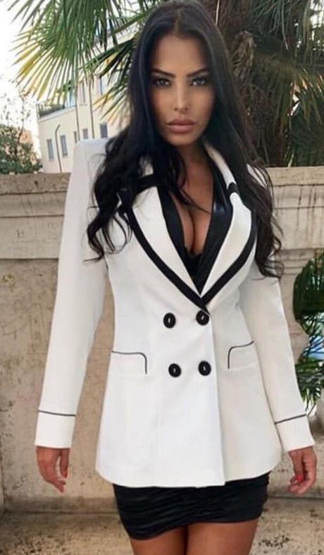 Carolina Marconi étoile sexy archive