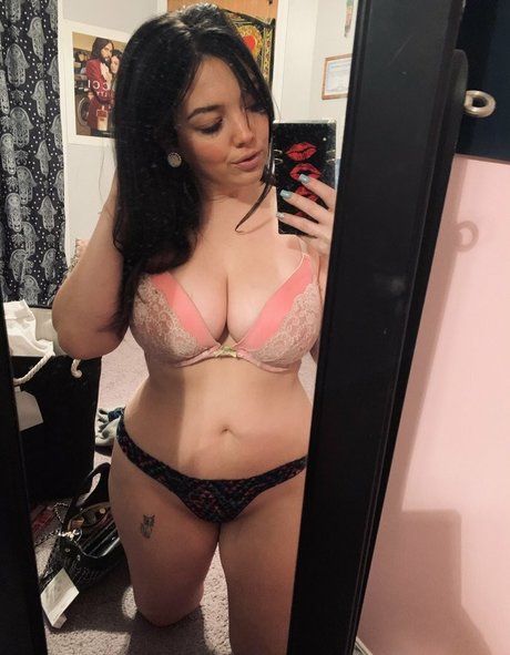 Vanessa Ray modèle de sexe img