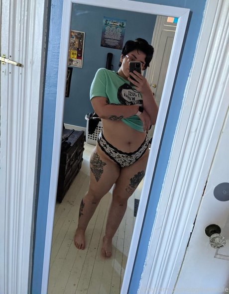 basilbabyy star du porno nue photos