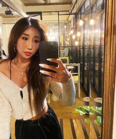 fans de nains à gros seins uniquement érotique chaud photos