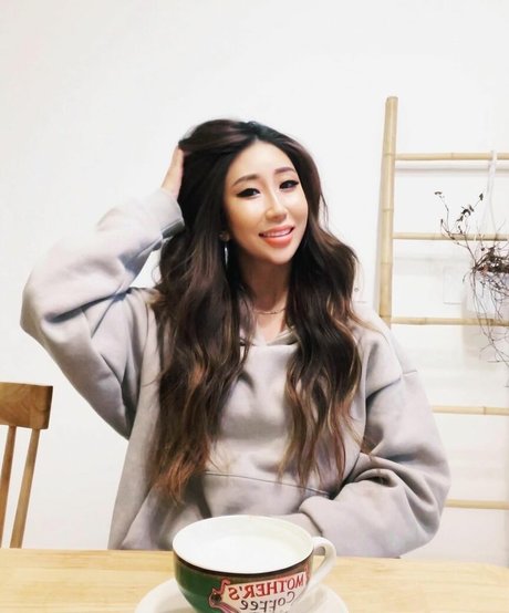 Jinnnyk star du porno photo