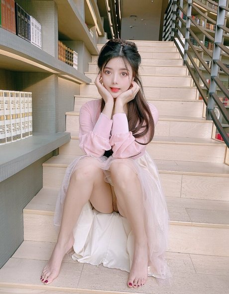 Miekoio actrice nue des photos