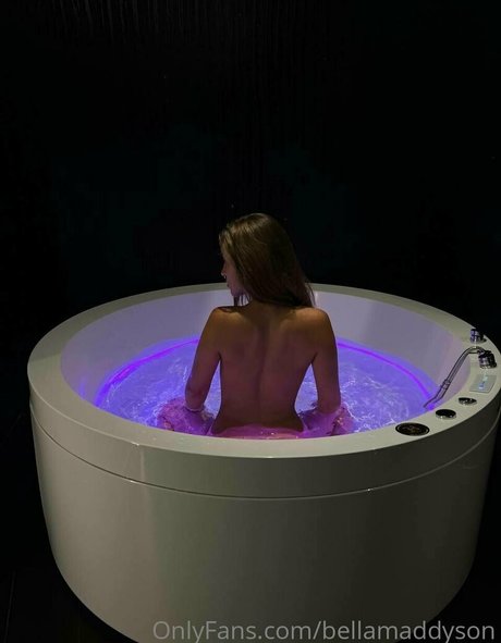 bellamaddyson nus de stars du porno images