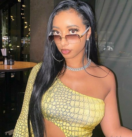 pawg blonde uniquementfans belle exclusivité image