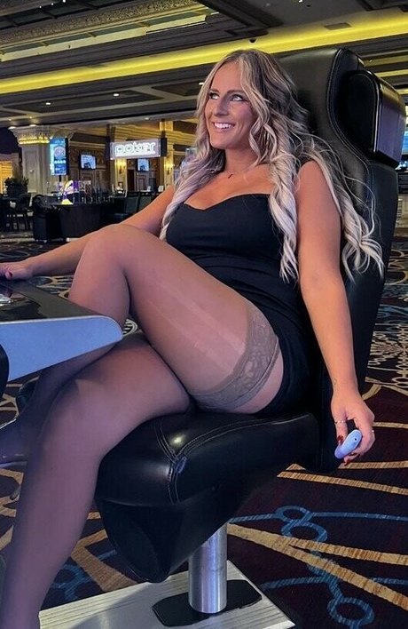 Andrea Taylor art star du porno photos