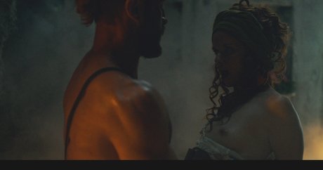 Emily Browning étoile galeries