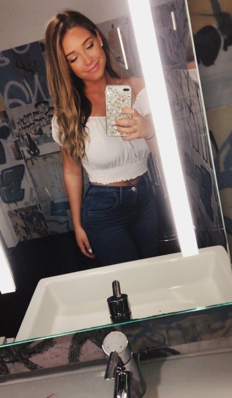 Cassandra Spano belle étoile photos