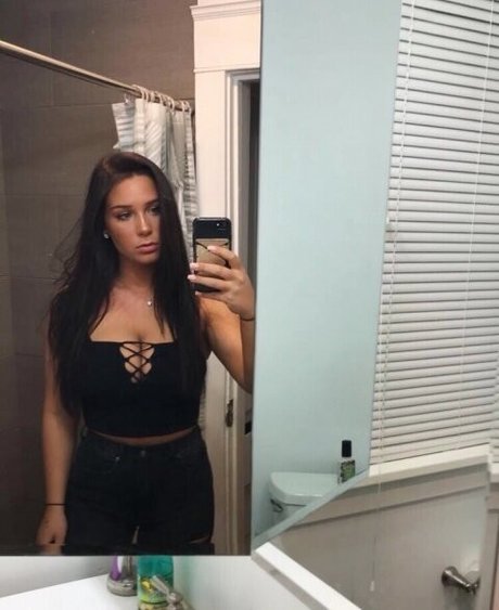 Cassandra Spano étoile hd img