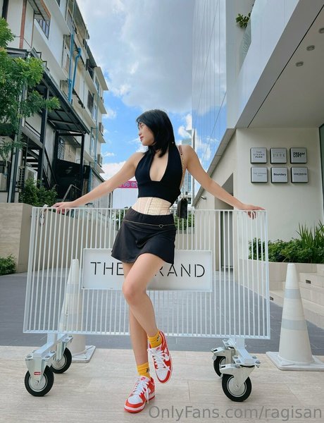 ragisan actrice pornographique photos