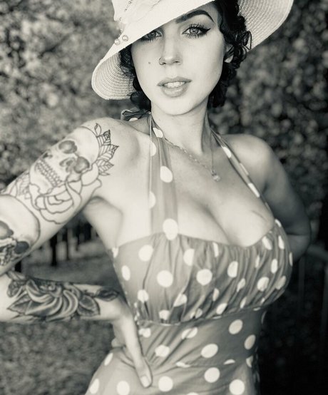 Punkqueenxoxo étoile nue image