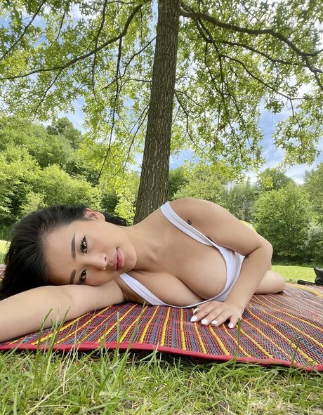 kaliauniverse actrice hd des photos