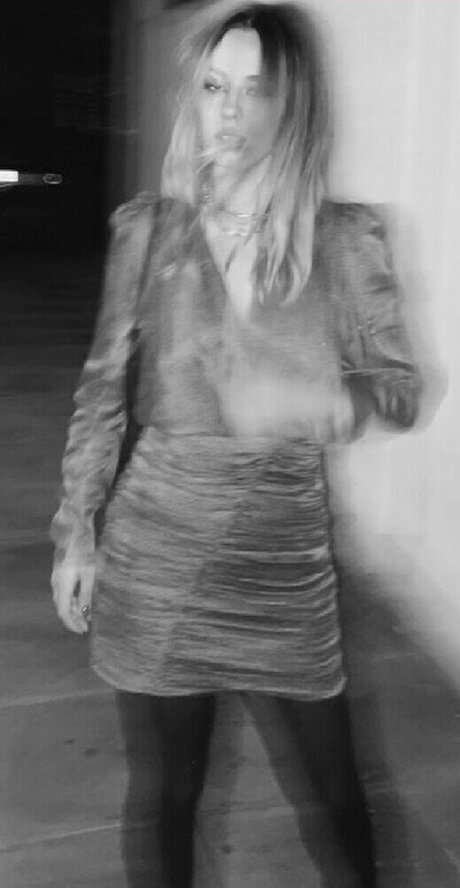 Elena Lagou art étoile galeries