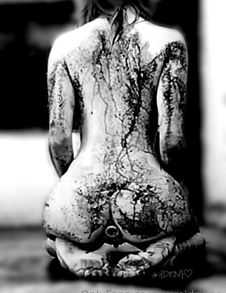 SumiDriane modèle porno archive