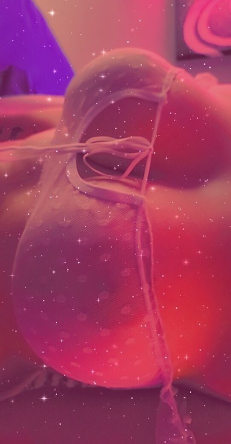 QT Lux modèle érotique collection