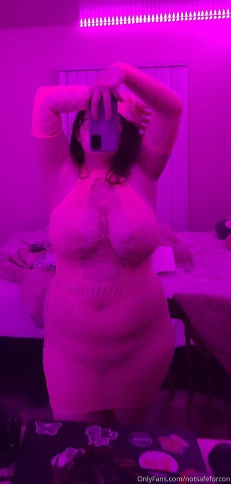 notsafeforcon actrice adulte images