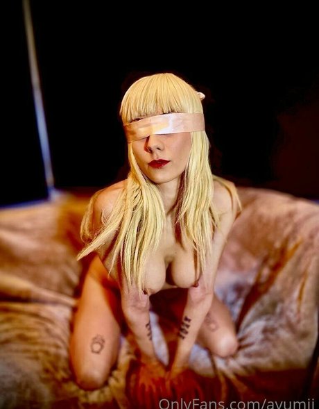 ayumii modèle pornographique photo