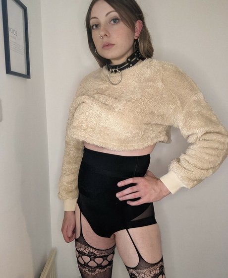 blonde transexuelle onlyfans haute qualité sympa image