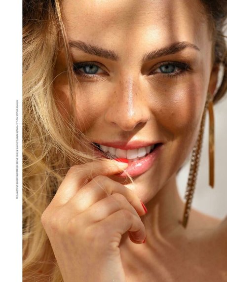 Patricija Ionel modèle sympa galerie