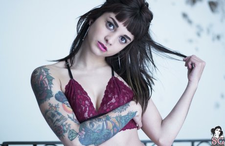 Deskicio Suicide actrice hd archive