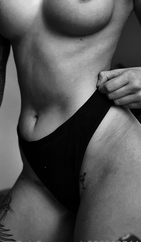 sarahmeeeow modèle xxx des photos