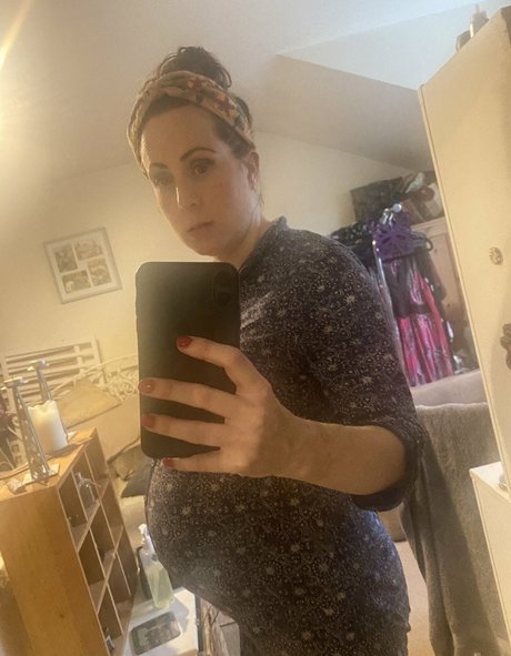 Pregnant English Rose actrice parfaite archive