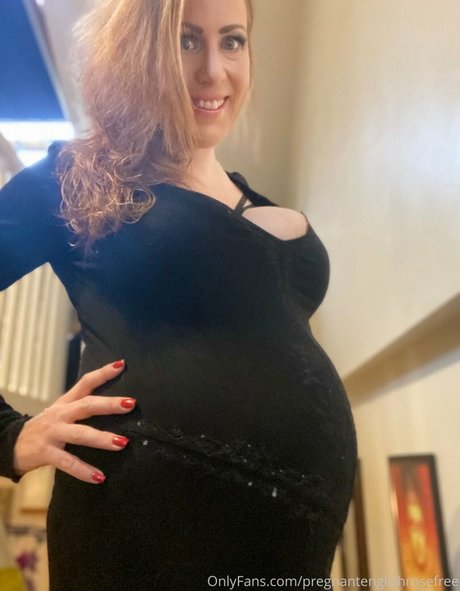 Pregnant English Rose xxx étoile photo