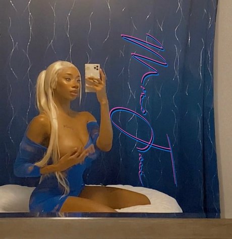 womanflo actrice de nus collection