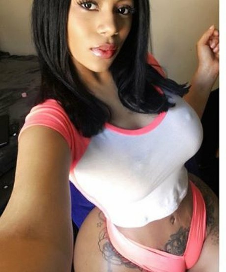 Strella Katt modèle hd des photos