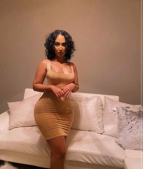 chaton courbé onlyfans érotique exclusif images