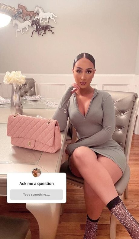 Omaima Benamre nus de stars du porno des photos