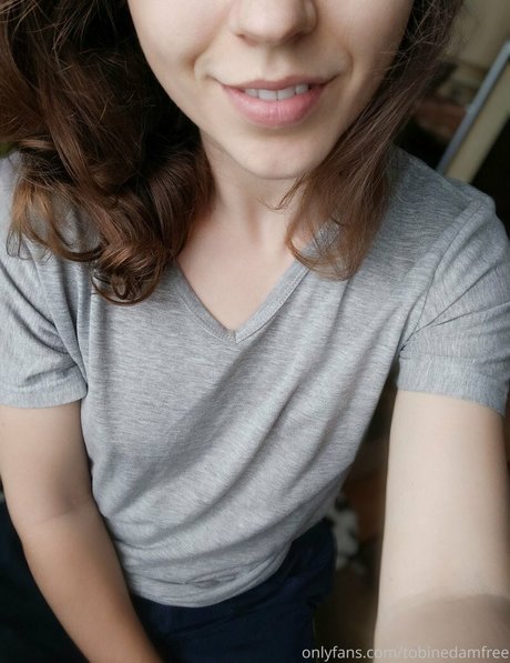 tobinedamfree actrice sexy img