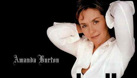 Amanda Burton star érotique photo