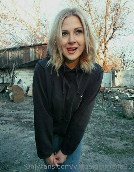 virtualgirlfriend33 mannequin galeries