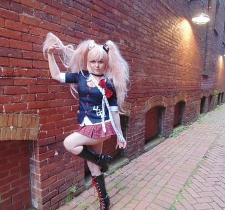 Abi Aikou actrice de nus images