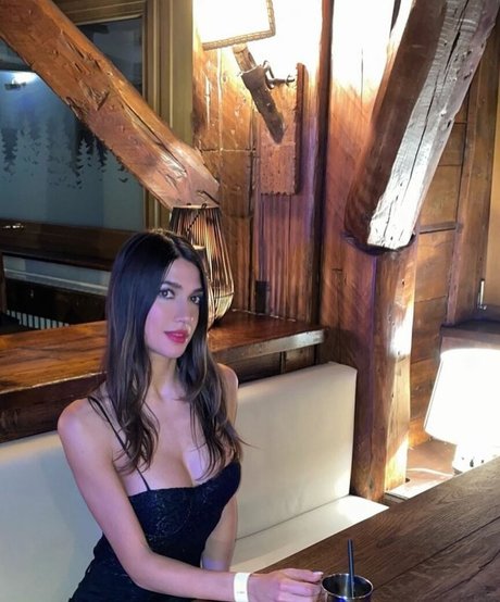 Valentina Venturi modèle sympa archive