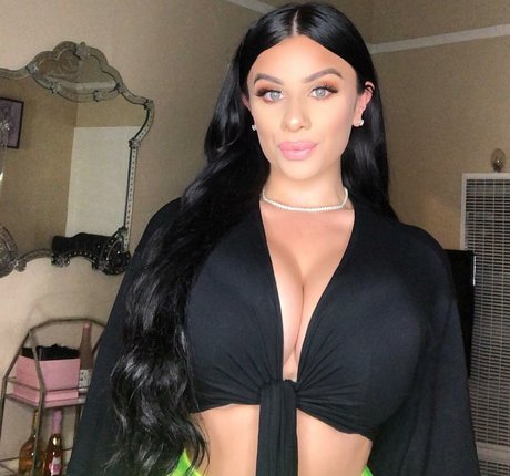 Jordan Taverner jolie étoile photos