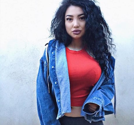 Asa Lochka star du porno archive