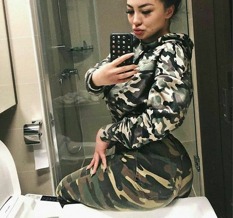 Asa Lochka star du porno sexy image