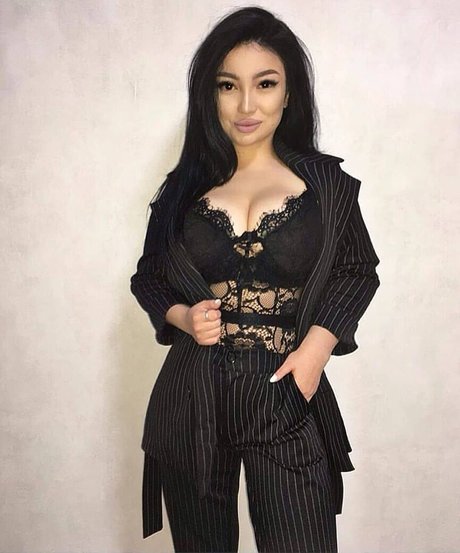 Asa Lochka jolie star du porno photo