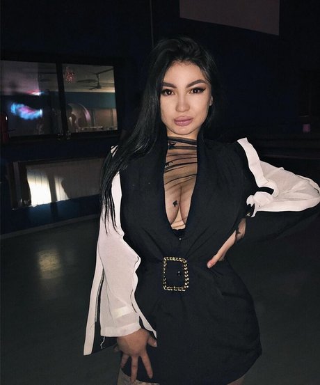 Asa Lochka modèle exclusif des photos