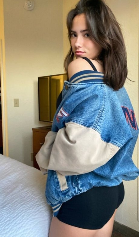 Julia Katelyn Ernst étoile xxx img