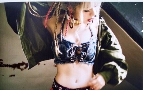 Mizuhashi Mai haut de star du porno des photos