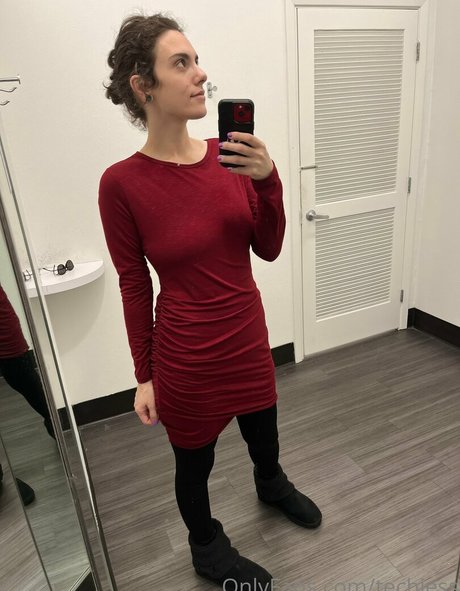 techjess actrice de nus des photos