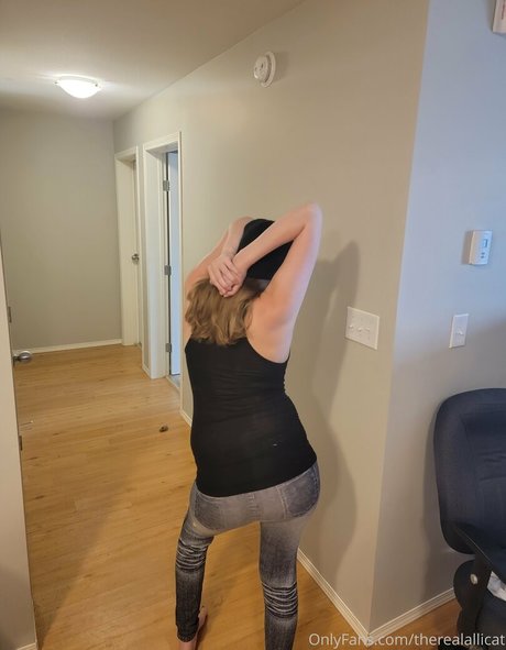 therealallicat star du porno chaude img