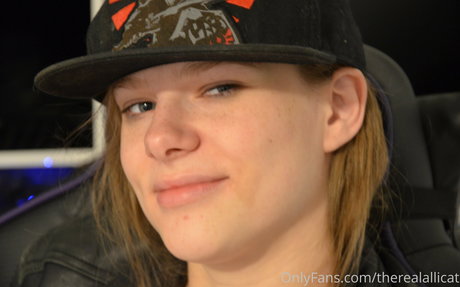 therealallicat actrice galeries