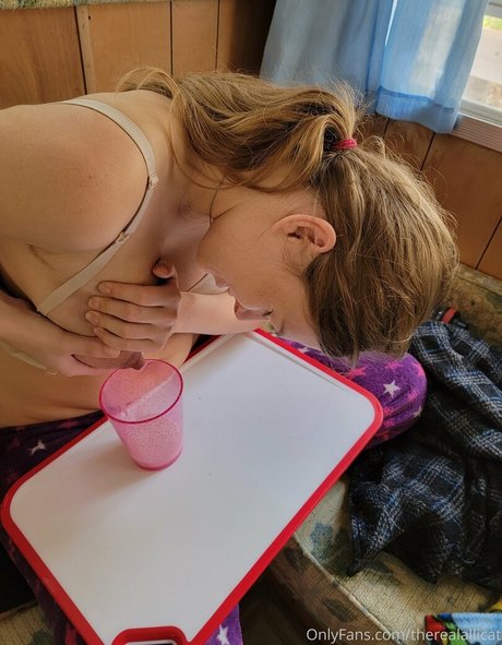 therealallicat étoile gratuite photos