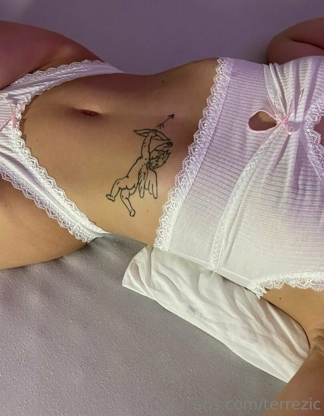 gros seins ébène onlyfans nus érotiques photo